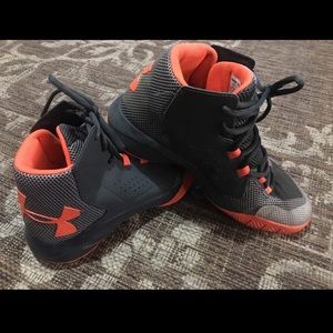 Boys youth Under Armor Shoes